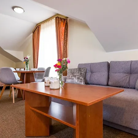 Habitación en casa particular Villa Martii - Family Rooms & Apartments *