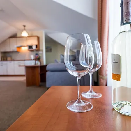 Villa Martii - Komfortowe Apartamenty Z Aneksami Kuchennymi - Spokojna Okolica, Blisko Plazy Проживание в семье Владыславово
