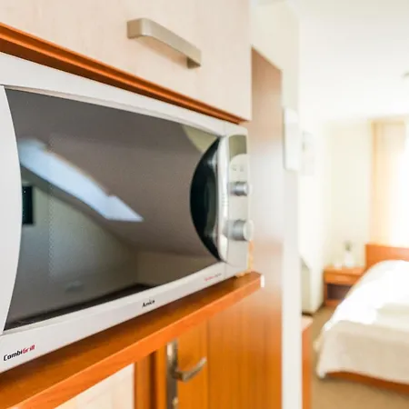 Villa Martii - Komfortowe Apartamenty Z Aneksami Kuchennymi - Spokojna Okolica, Blisko Plazy * Владыславово