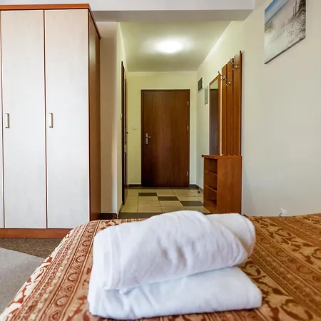 Villa Martii - Komfortowe Apartamenty Z Aneksami Kuchennymi - Spokojna Okolica, Blisko Plazy *