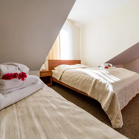 Villa Martii - Komfortowe Apartamenty Z Aneksami Kuchennymi - Spokojna Okolica, Blisko Plazy