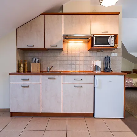 Проживание в семье Villa Martii - Komfortowe Apartamenty Z Aneksami Kuchennymi - Spokojna Okolica, Blisko Plazy
