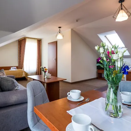 Villa Martii - Komfortowe Apartamenty Z Aneksami Kuchennymi - Spokojna Okolica, Blisko Plazy Проживание в семье Владыславово