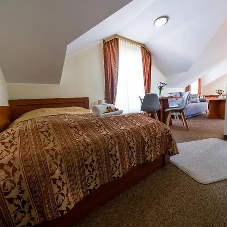 Villa Martii - Komfortowe Apartamenty Z Aneksami Kuchennymi - Spokojna Okolica, Blisko Plazy