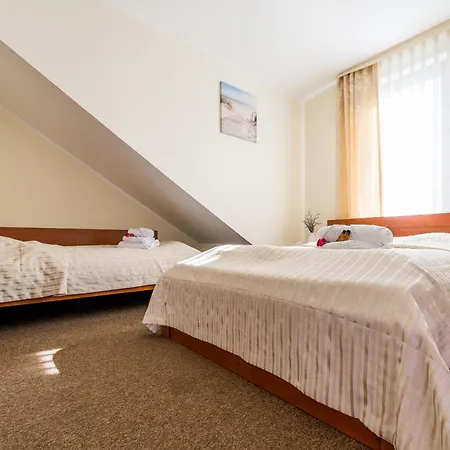 Villa Martii - Komfortowe Apartamenty Z Aneksami Kuchennymi - Spokojna Okolica, Blisko Plazy Проживание в семье