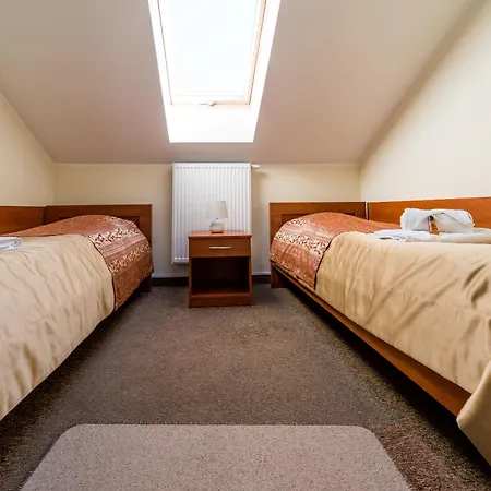 Villa Martii - Komfortowe Apartamenty Z Aneksami Kuchennymi - Spokojna Okolica, Blisko Plazy Проживание в семье *
