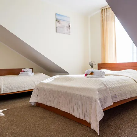 Villa Martii - Family Rooms & Apartments Habitación en casa particular