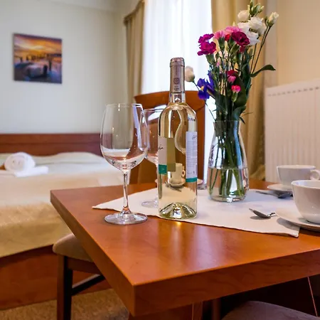 Проживание в семье Villa Martii - Komfortowe Apartamenty Z Aneksami Kuchennymi - Spokojna Okolica, Blisko Plazy *