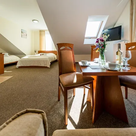 Villa Martii - Komfortowe Apartamenty Z Aneksami Kuchennymi - Spokojna Okolica, Blisko Plazy *