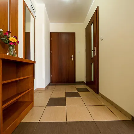 Villa Martii - Komfortowe Apartamenty Z Aneksami Kuchennymi - Spokojna Okolica, Blisko Plazy *