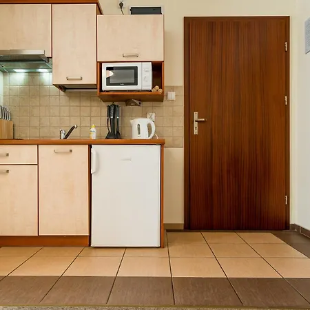 Villa Martii - Komfortowe Apartamenty Z Aneksami Kuchennymi - Spokojna Okolica, Blisko Plazy *