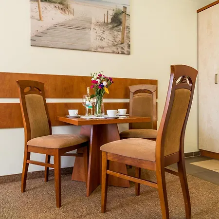 Проживание в семье Villa Martii - Komfortowe Apartamenty Z Aneksami Kuchennymi - Spokojna Okolica, Blisko Plazy