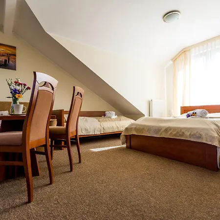 Villa Martii - Komfortowe Apartamenty Z Aneksami Kuchennymi - Spokojna Okolica, Blisko Plazy Проживание в семье *