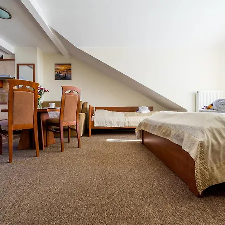 Villa Martii - Komfortowe Apartamenty Z Aneksami Kuchennymi - Spokojna Okolica, Blisko Plazy