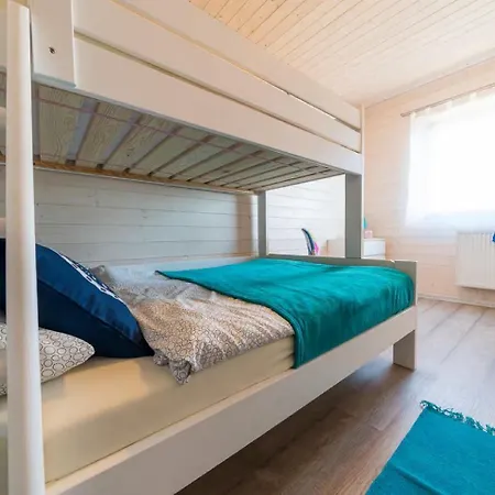 Проживание в семье Villa Martii - Komfortowe Apartamenty Z Aneksami Kuchennymi - Spokojna Okolica, Blisko Plazy