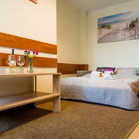 Villa Martii - Family Rooms & Apartments Habitación en casa particular *