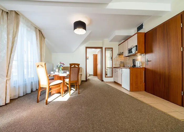 בית אירוח Martii - Family &